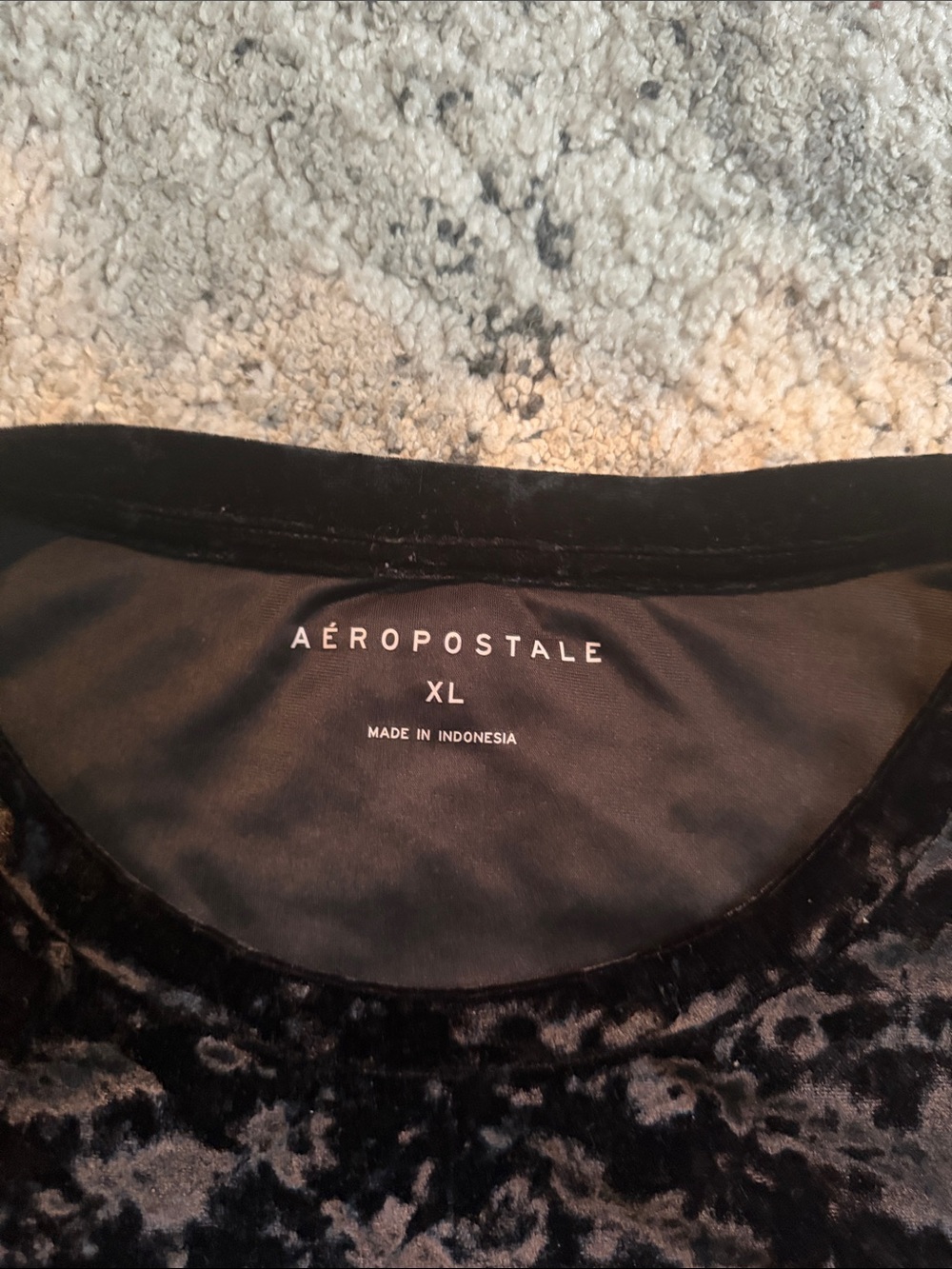 Aeropostale Crushed Velvet Black Crop Top - Picture 2 of 2